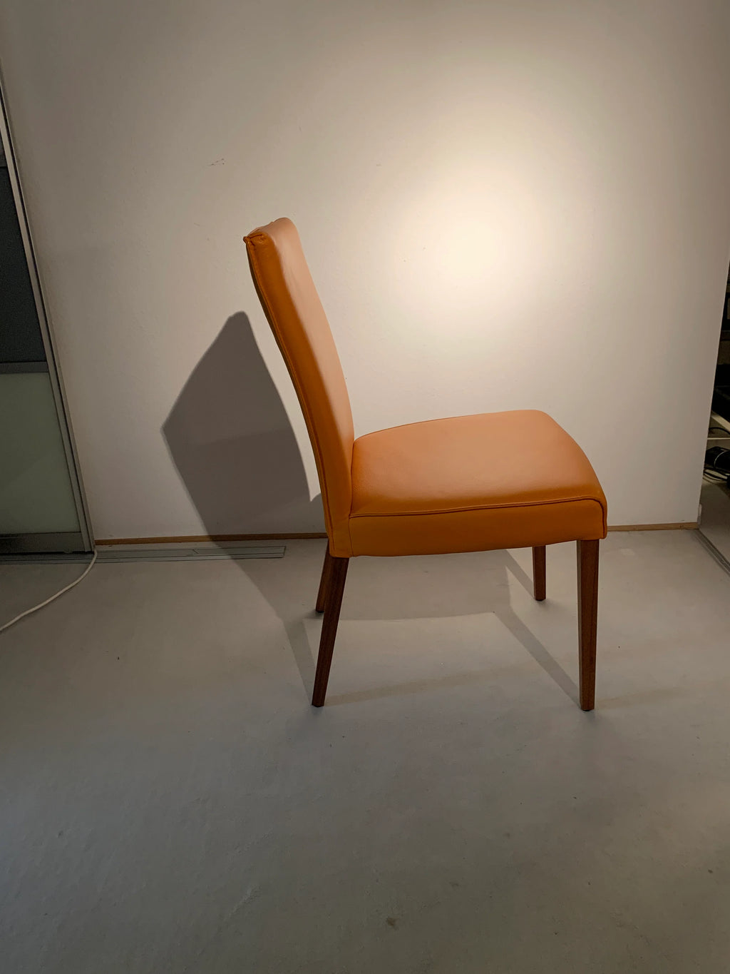 Esszimmerstuhl AERA Lavida Diverso, Leder orange, Füe Nubaum