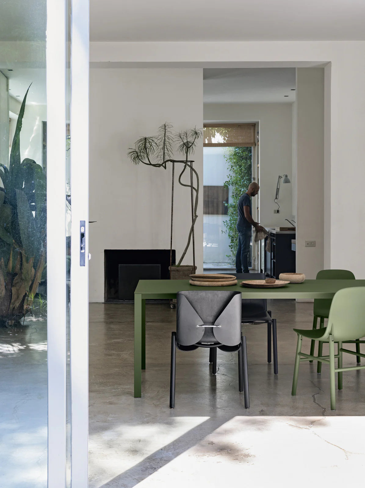 Tavolo da pranzo Kristalia Thin K 200 x 100 cm, piano in alluminio, disponibile anche allungabile