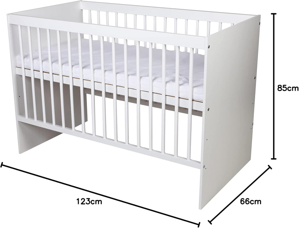 KMbaby Lettino TANY Bianco 120 x 60 cm con Materasso - Lettino per Neonati con Rete a Doghe Regolabile in 3 Altezze - Legno di Pino Verniciato