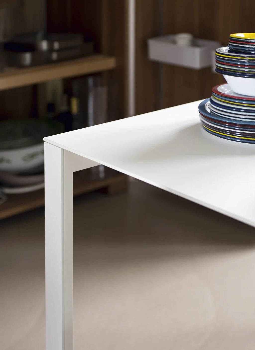 Tavolo da pranzo Kristalia Thin K 200 x 100 cm, piano in alluminio, disponibile anche allungabile