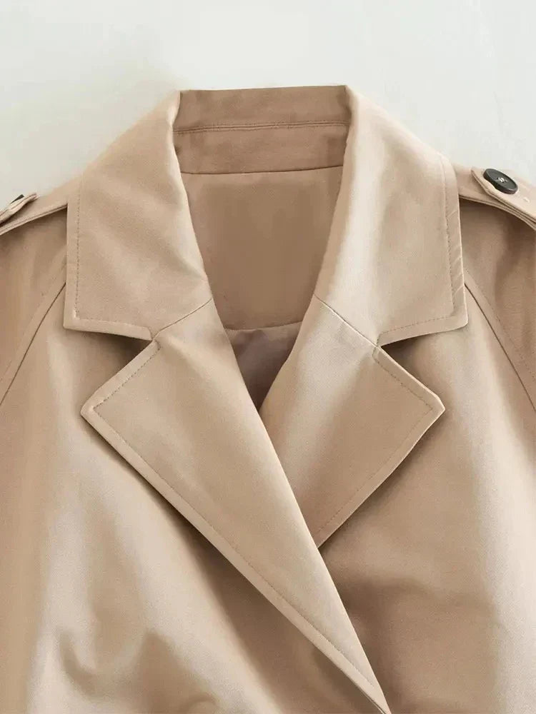Elegante trench a taglio corto - Cappotto corto moderno in beige