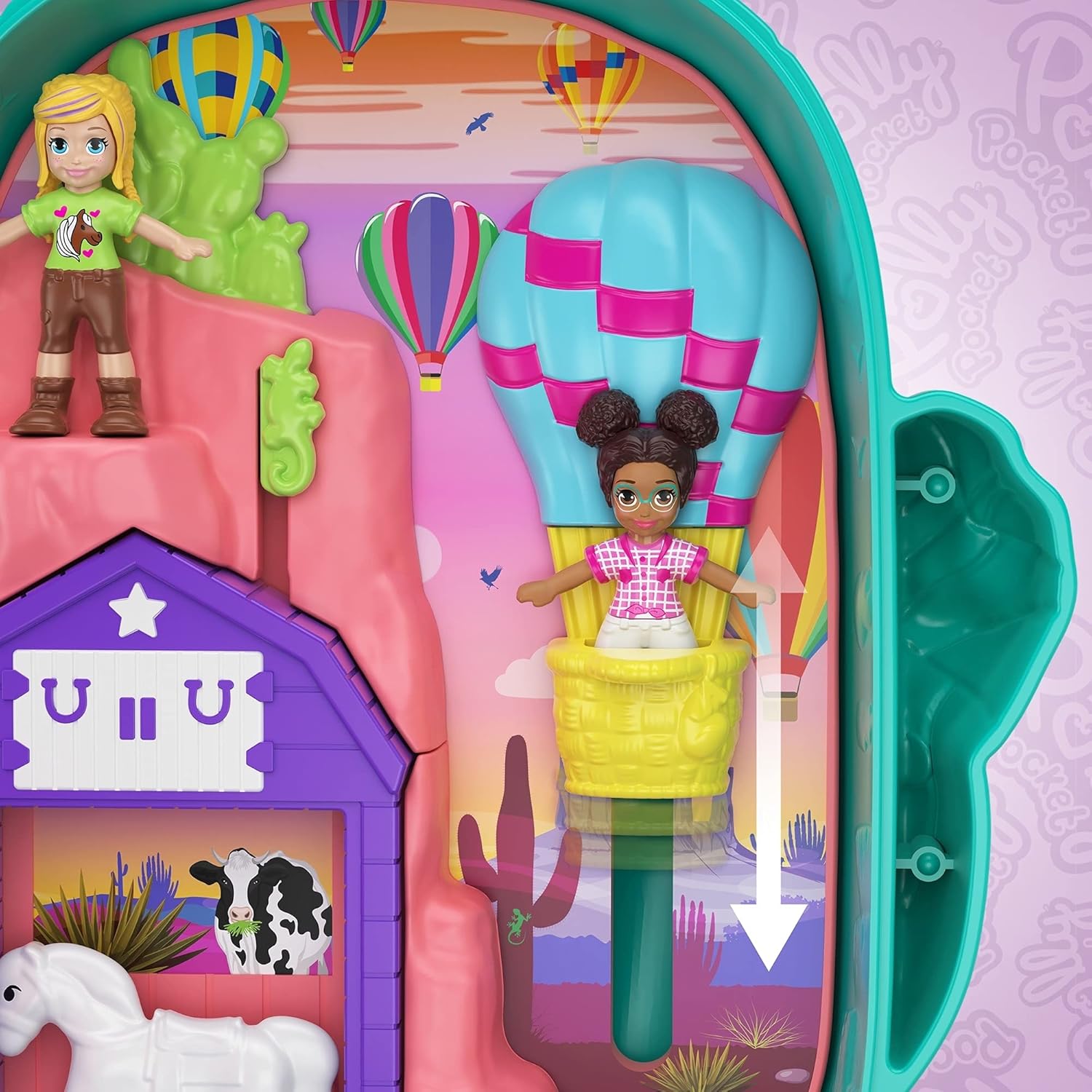 Polly Pocket GTN15 - Valigetta Caffetteria Riccio con Design Caffè e Animali, Mini Bambola Polly e HCG16 - Acquario Lontre, Tema Acquario con Micro Bambole Polly e Nicolas, 5 Sorprese e 12 Accessori