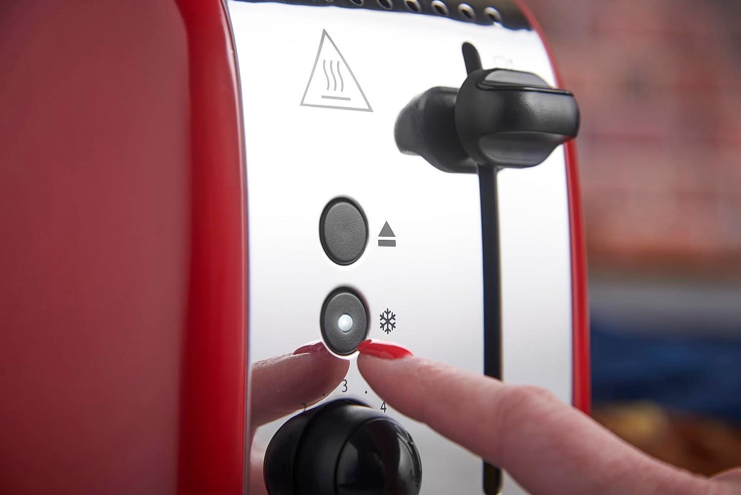 Russell Hobbs Set Colazione Colours+ Rosso: Macchina da caffè [Timer digitale, Doccetta per estrazione e aroma ottimali] 24031-56 + Bollitore [1,7l, 2400W] 20412-70 + Tostapane [per 2 fette] 26554-56
