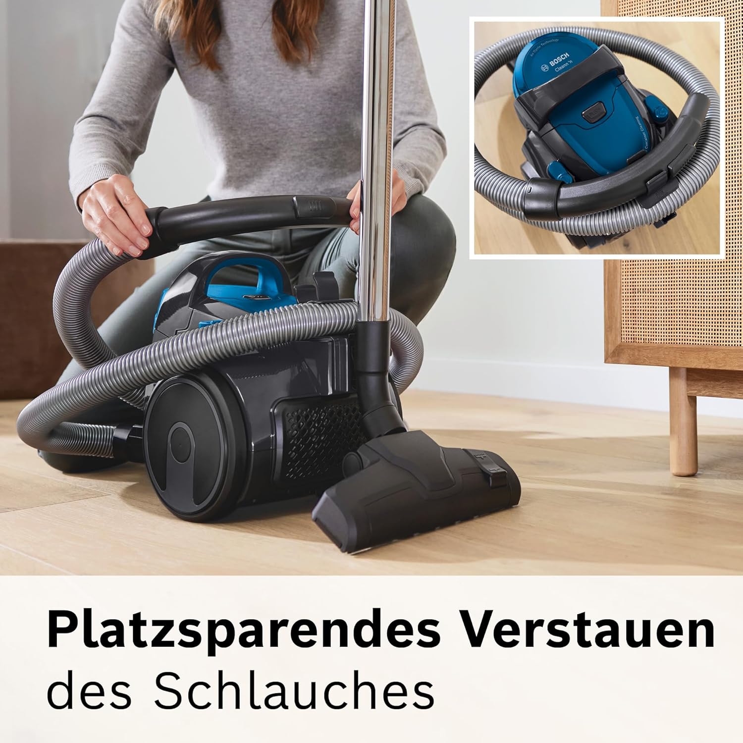 Bosch Staubsauger beutellos Cleann Serie 2 BGC05A220A, Bodenstaubsauger, Bodendüse für Parkett, Teppich, Fliesen, Hygiene-Filter, langes Kabel, leise, leicht, 700 W, blau