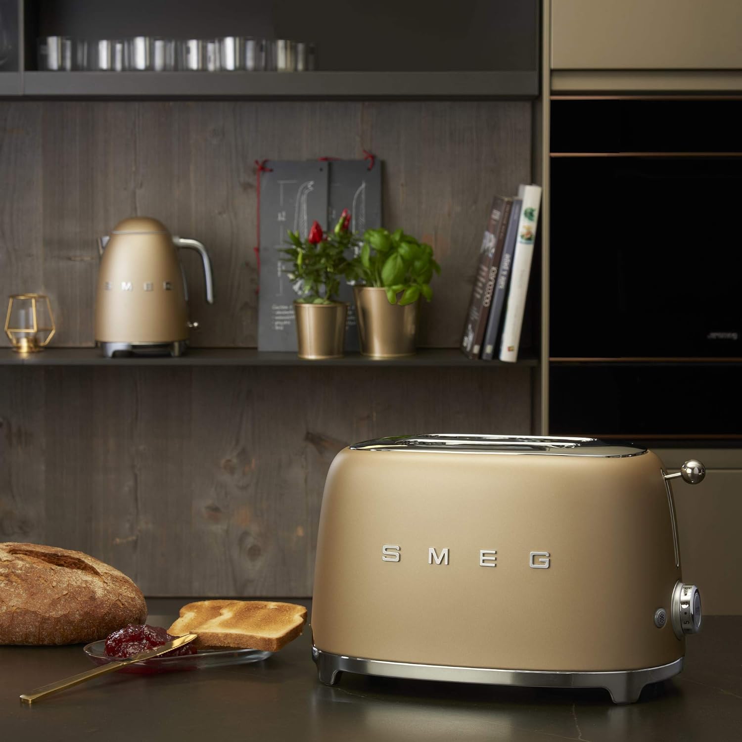 Smeg, 2x2 TSF01CREU - Tostapane, 2 scomparti per 2 fette, 6 livelli di doratura, funzione riscaldamento, funzione scongelamento e bagel, vassoio raccoglibriciole, 950W, Crema