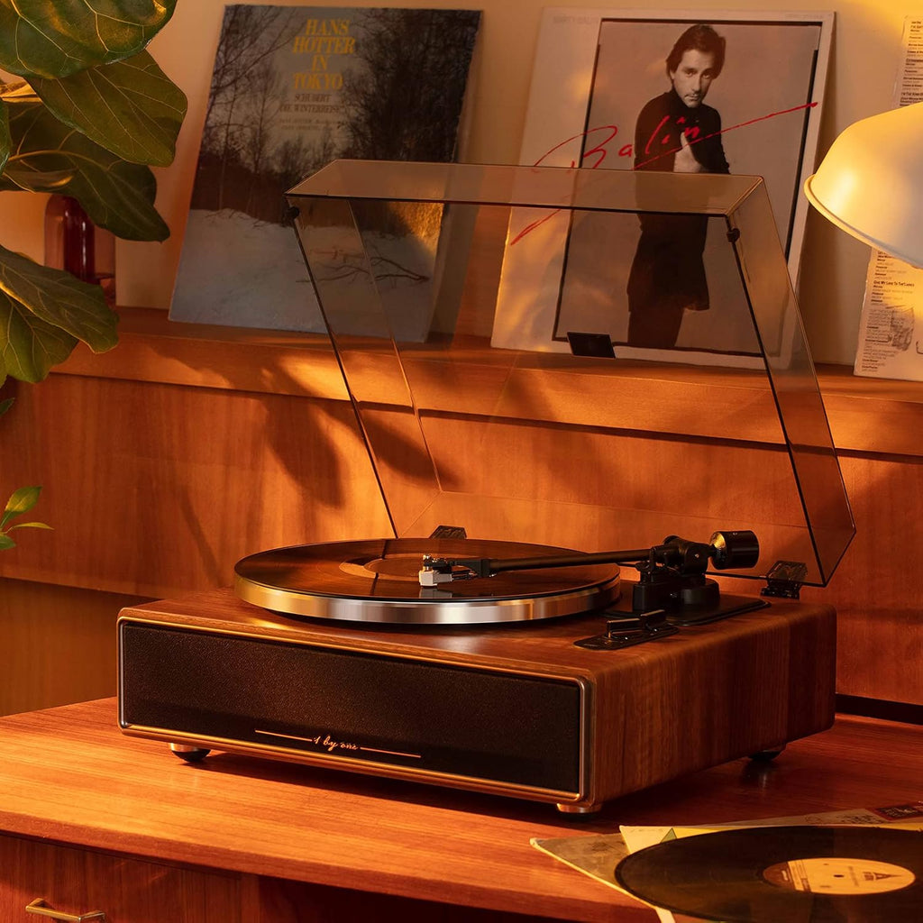 1 by ONE Plattenspieler mit Integrierten Lautsprechern Bluetooth 33/45 U/min Riemenantrieb MM Vinyl Record Player mit Auto-Stopp Funktion Phono-Vorverstrker