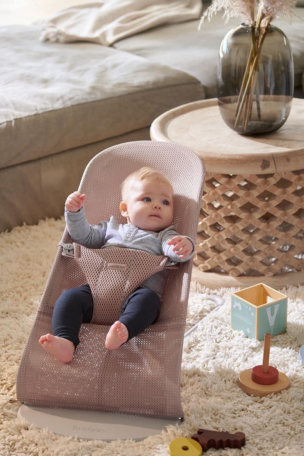 BabyBjörn Sdraietta Bliss, Tessuto, Trapuntatura petalo, Grigio Sabbia