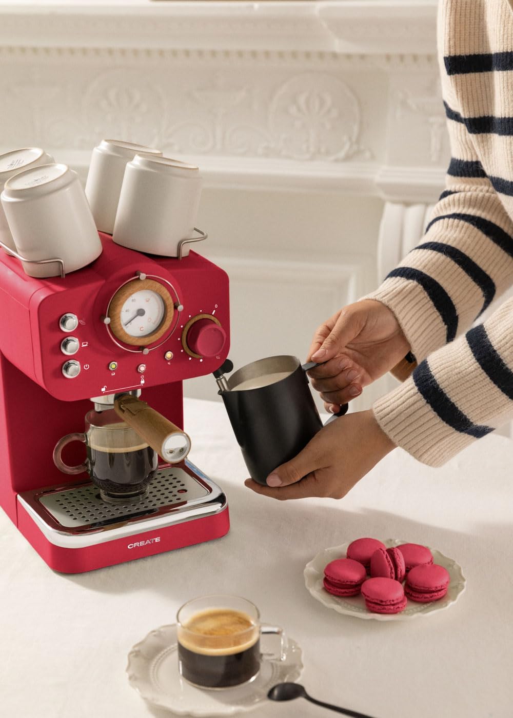 CREATE / THERA RETRO/Macchina da caffè espresso semiautomatica Rosa Pastello Opaco e Legno / Pompa a pressione 20bar, 1100W, Serbatoio acqua 1.25L, per caffè macinato, cialde ESE 55mm, con vaporizzatore, 1100W