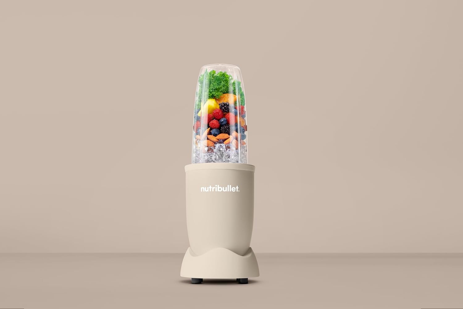 nutribullet Pro, 900 Watt, Facile e veloce da usare, Compatto, Facile da pulire, Con bicchiere da 700 ml, Frullatore per smoothie, Mixer elettrico, NB904B, Nero