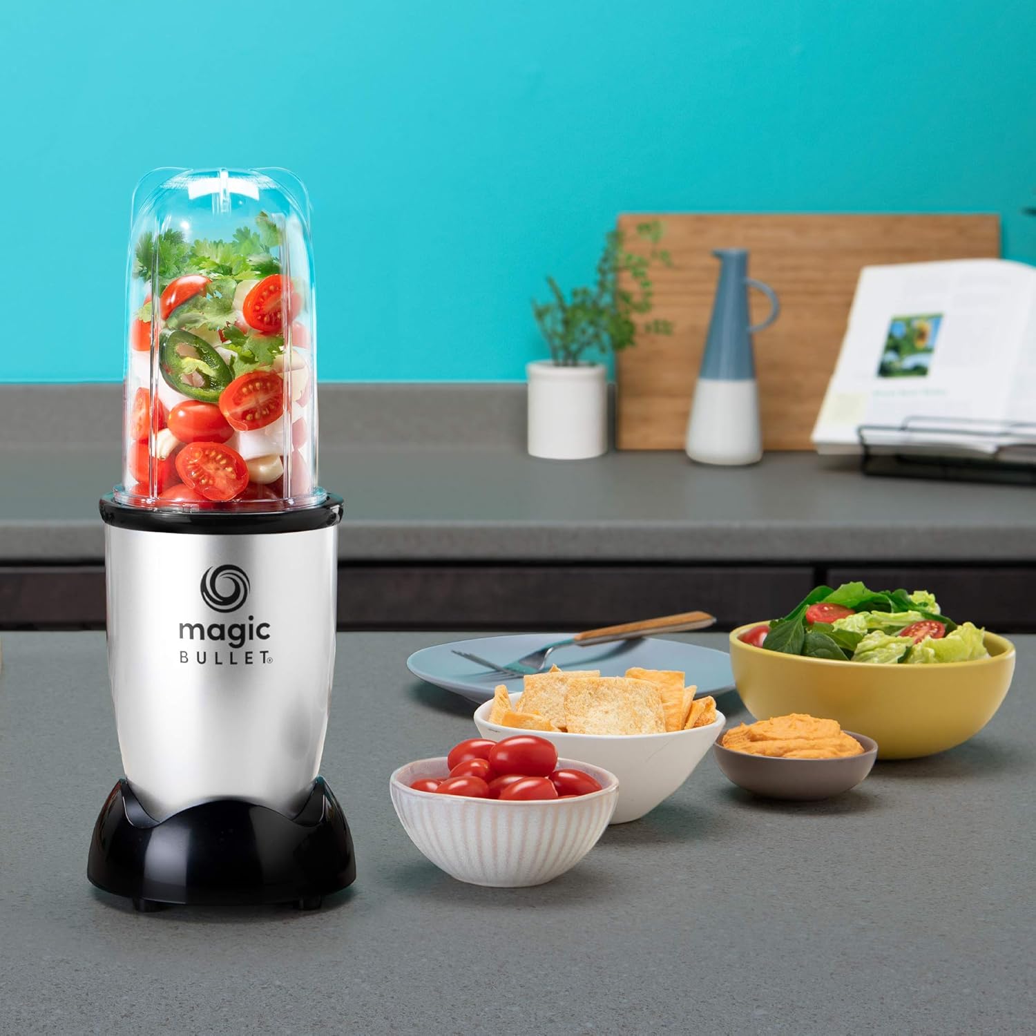 Magic Bullet, frullatore elettrico, tritatutto, frullatore per smoothie, frullatore multifunzione, potenza 200 Watt, 2 tazze da viaggio da 560 ml e 355 ml, nero, MBR10B