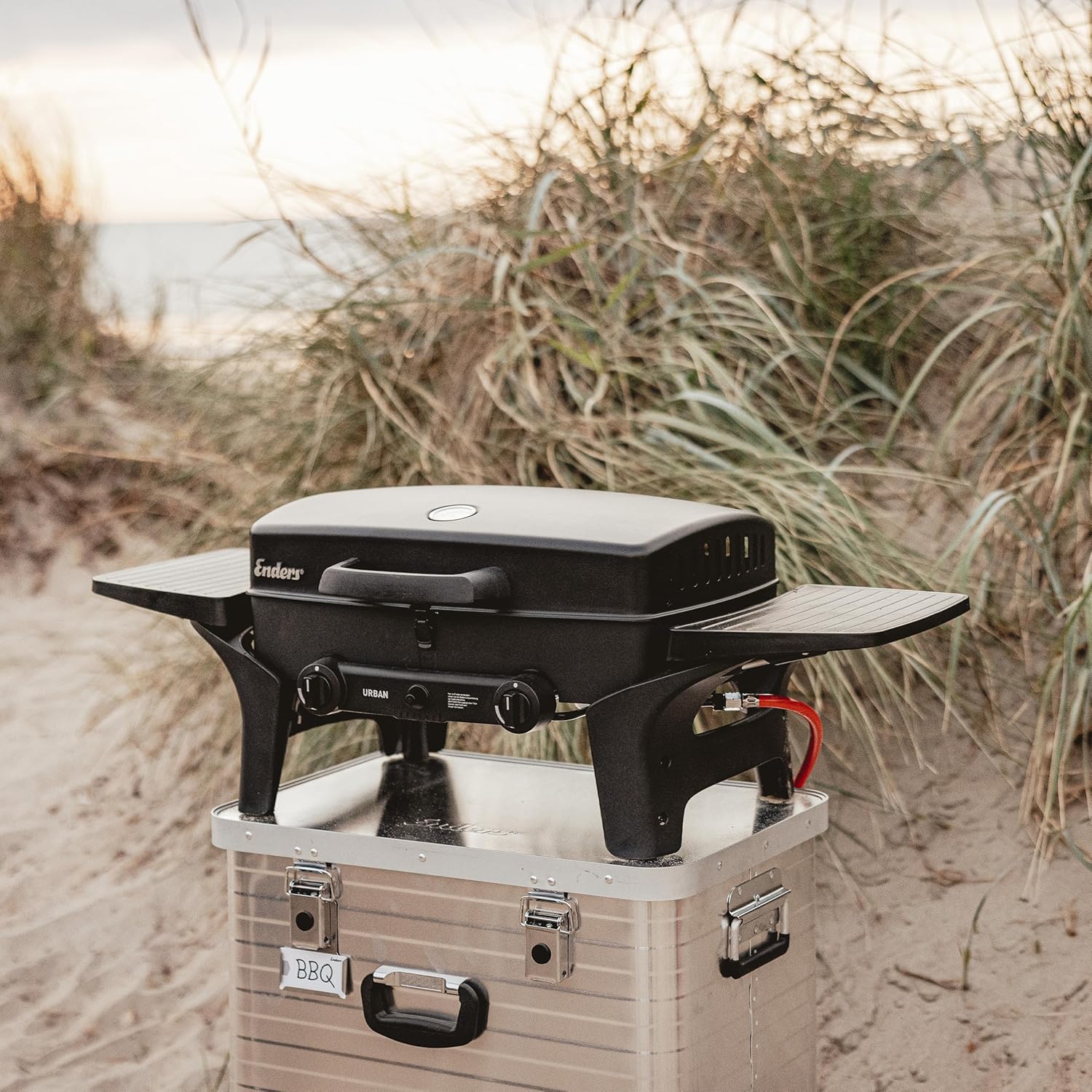 Enders Gasgrill Urban II Pro, barbecue da tavolo, funzione grill, cottura e forno, 2 bruciatori in acciaio inox, con termometro per grill, barbecue da balcone e campeggio, corpo in alluminio pressofuso, griglia in ghisa, #2062