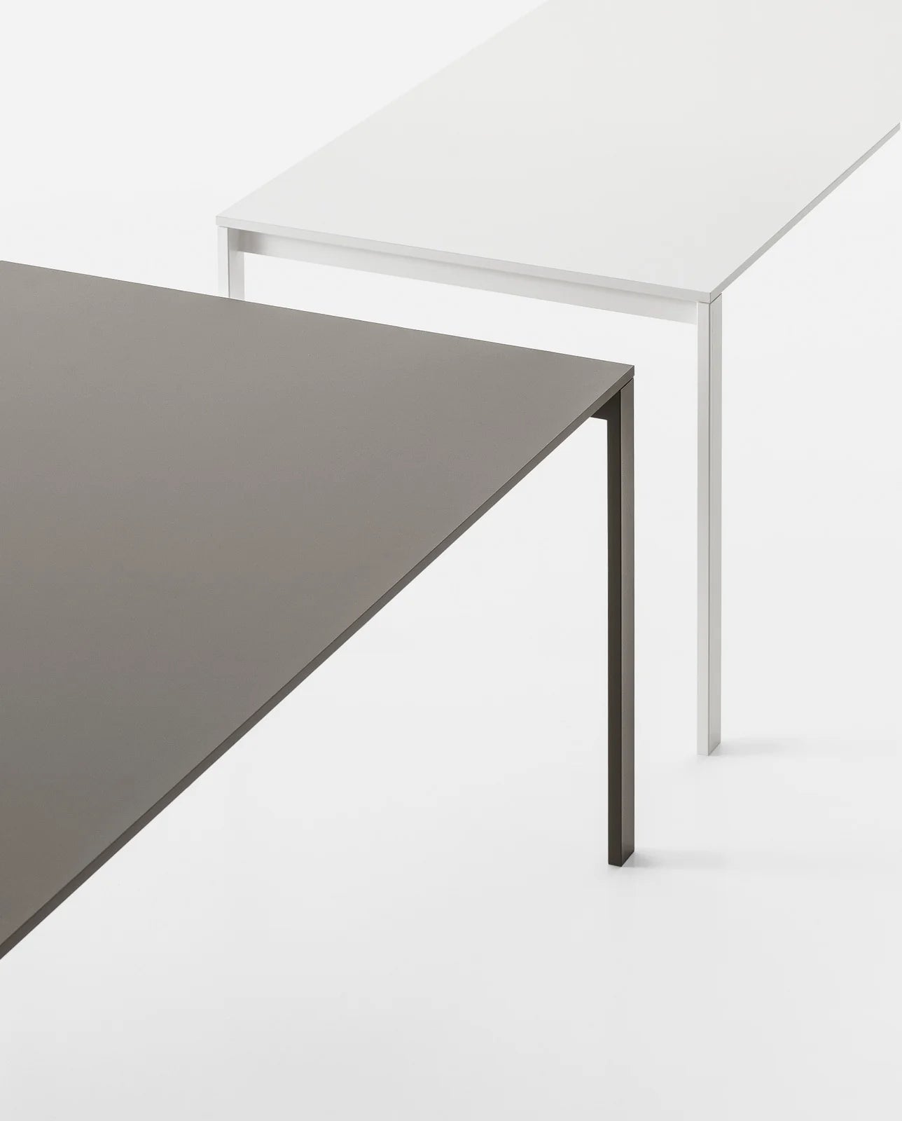 Tavolo Kristalia Be-Easy 200 x 99 cm, piano in Fenix - NTM, disponibile anche allungabile