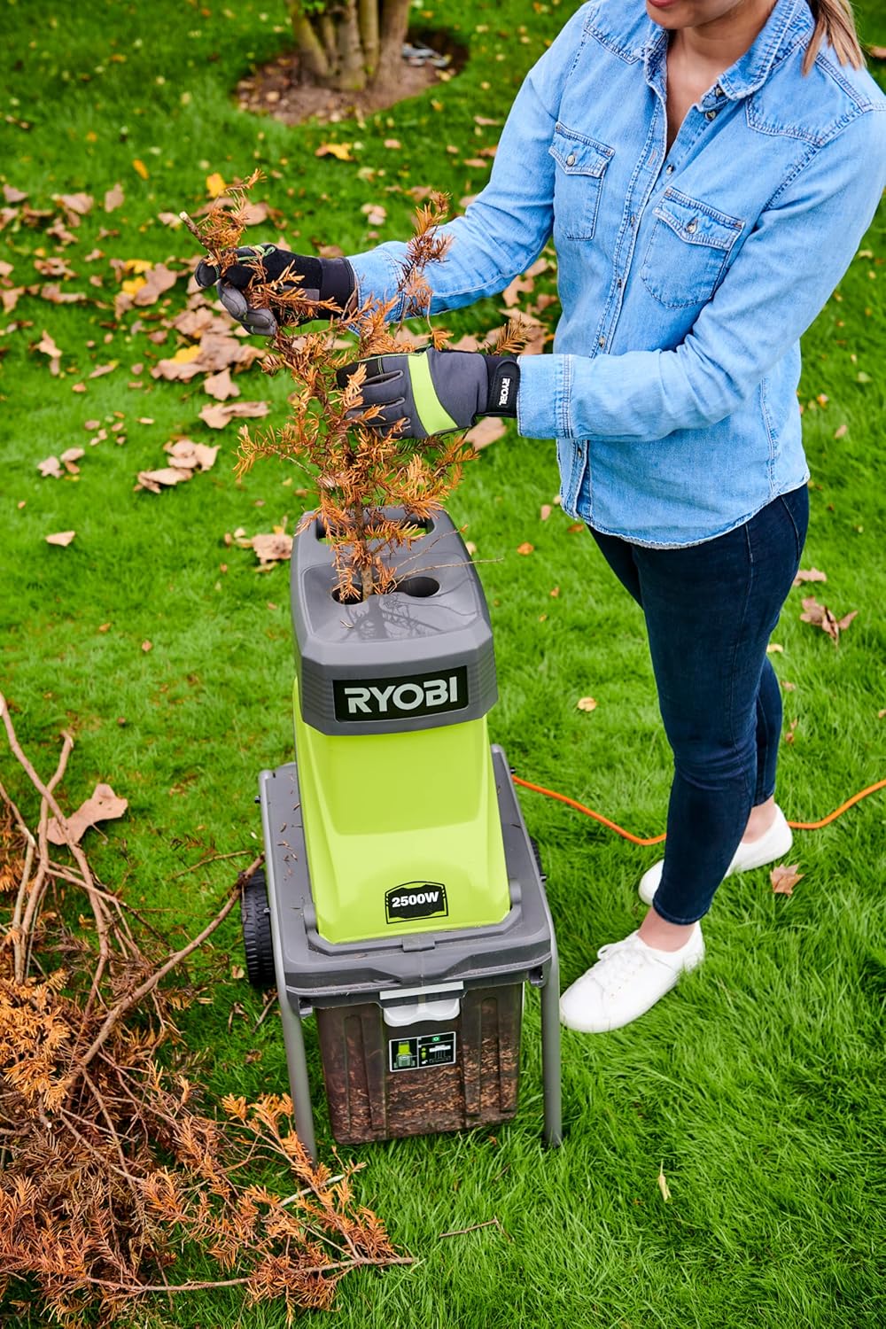 Ryobi Trituratore da Giardino, Biotrituratore Elettrico RSH2545B, adatto per arbusti, rami e altri materiali morbidi, con pressore di sicurezza. 2500 W, serbatoio di raccolta da 40 l