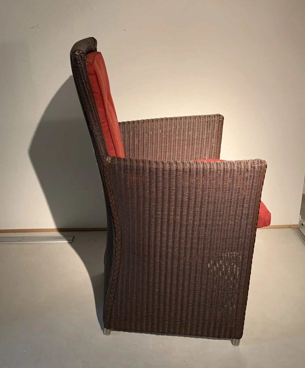 Alvico Lloyd Loom, poltroncina, intreccio marrone scuro, rivestimento Alcantara