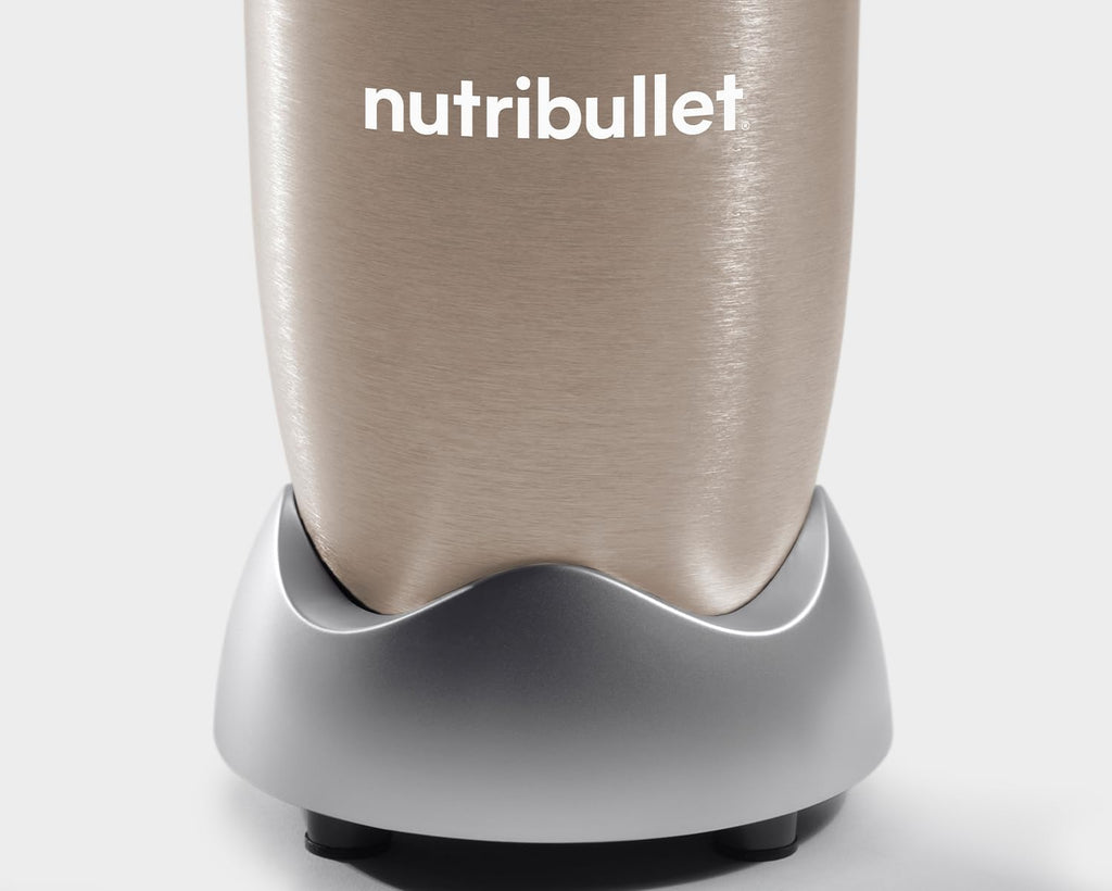 nutribullet Pro, 900 Watt, Facile e veloce da usare, Compatto, Facile da pulire, Con bicchiere da 700 ml, Frullatore per smoothie, Mixer elettrico, NB904B, Nero