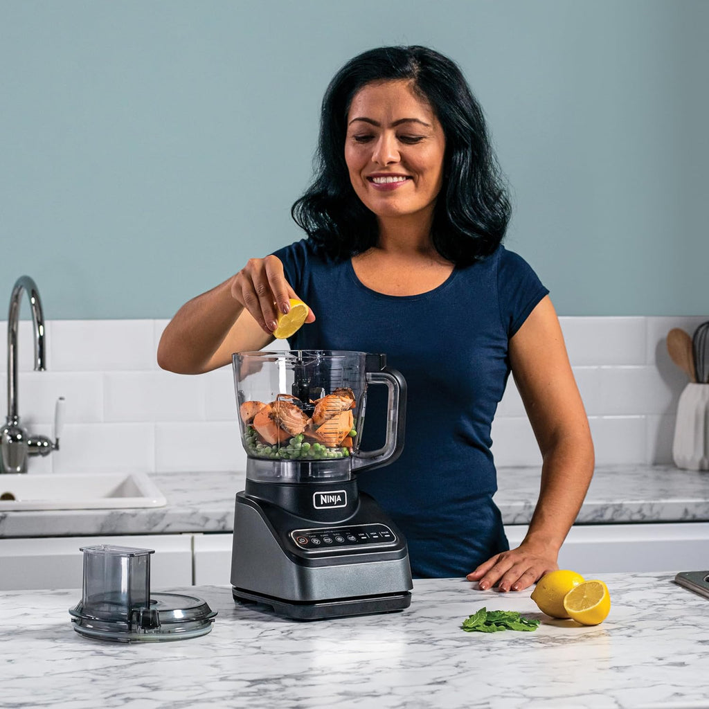 Ninja 2-in-1 Mixer mit 3 Programmen; Mixen, Max Mixen und Zerkleinern & 4 manuellen Einstellungen, 2,1L Krug & 700ml Becher, 1200W, spülmaschinenfest, Auto-iQ, Schwarz BN750EU