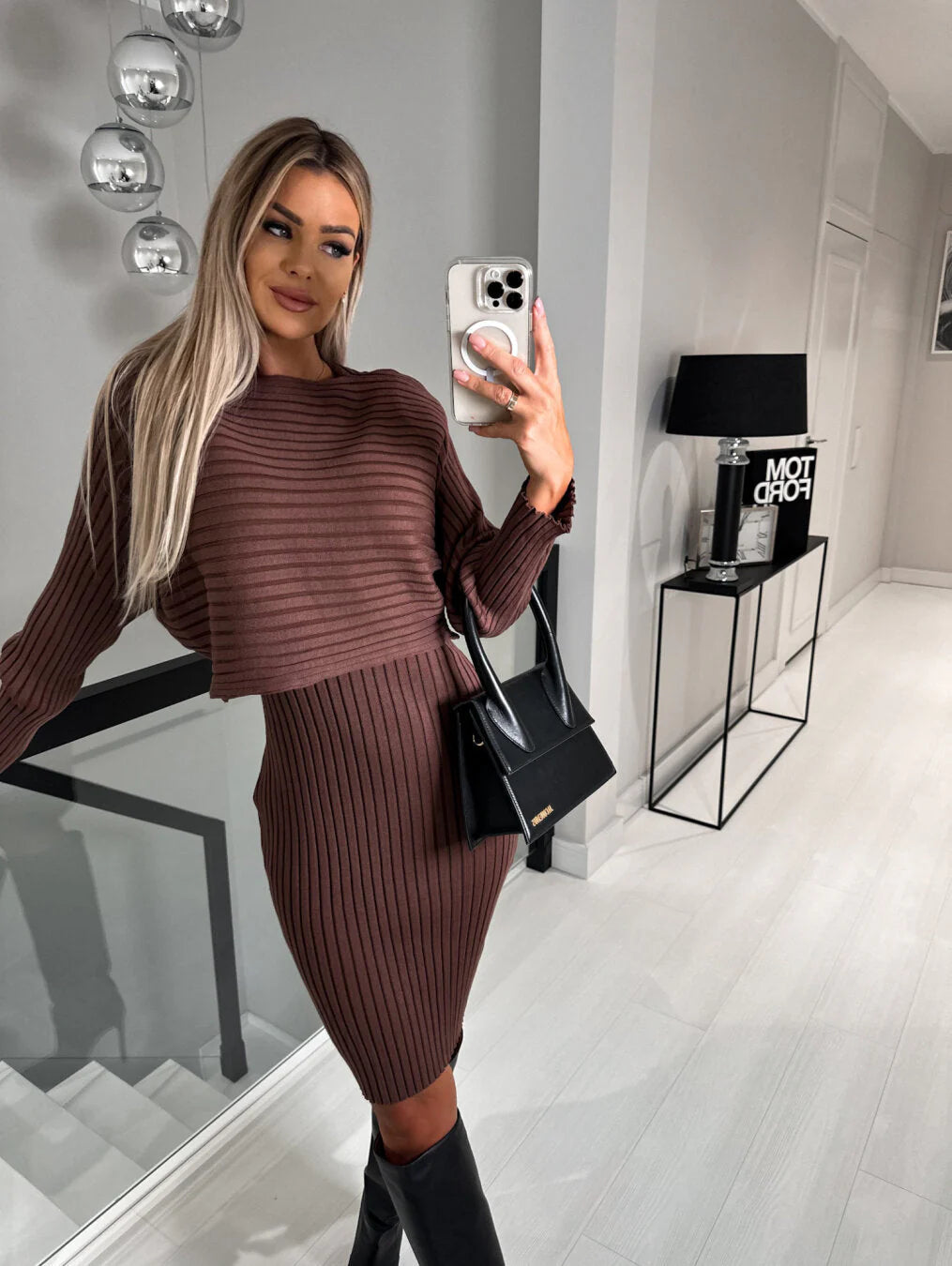 Geripptes Kleid mit doppelten Anhngern
