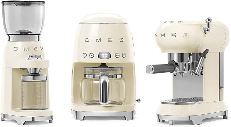 Smeg, ECF01WHEU Macchina da Caffè Espresso Manuale, Sistema Cappuccino, Thermoblock, Alloggiamento Tazze Grandi e Funzione Doppio Caffè, Serbatoio Acqua 1 l, Dimensioni Compatte, 1350W, Bianco