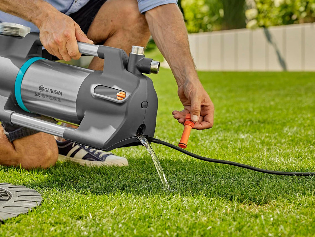 Gardena Pompa da Giardino 6500 SilentComfort: Pompa di irrigazione extra silenziosa controllabile tramite app, portata 6500 l/h, protezione contro il funzionamento a secco, acciaio inossidabile, a risparmio energetico e impermeabile (9059-20)