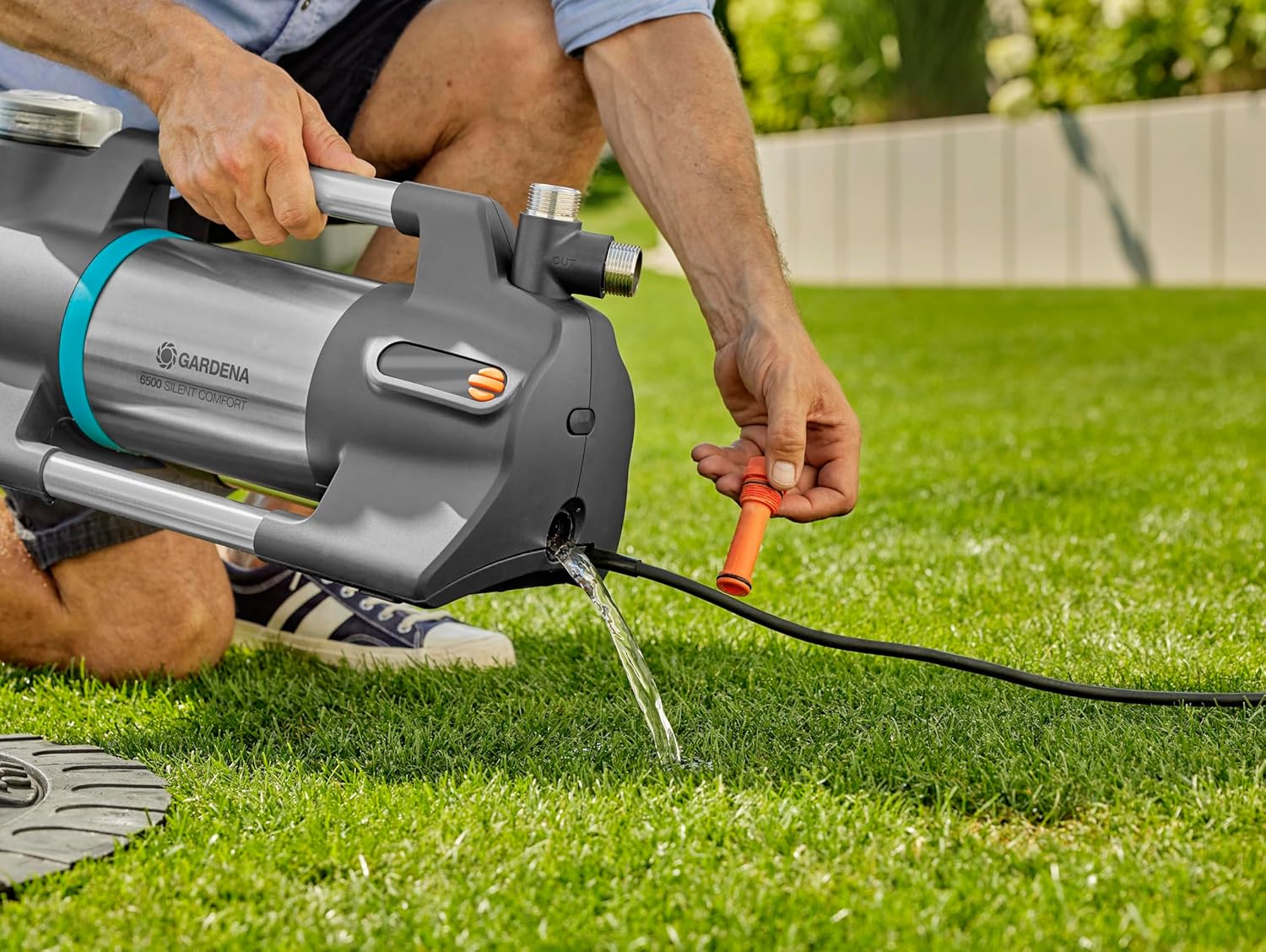 Gardena Pompa da Giardino 6500 SilentComfort: Pompa di irrigazione extra silenziosa controllabile tramite app, portata 6500 l/h, protezione contro il funzionamento a secco, acciaio inossidabile, a risparmio energetico e impermeabile (9059-20)